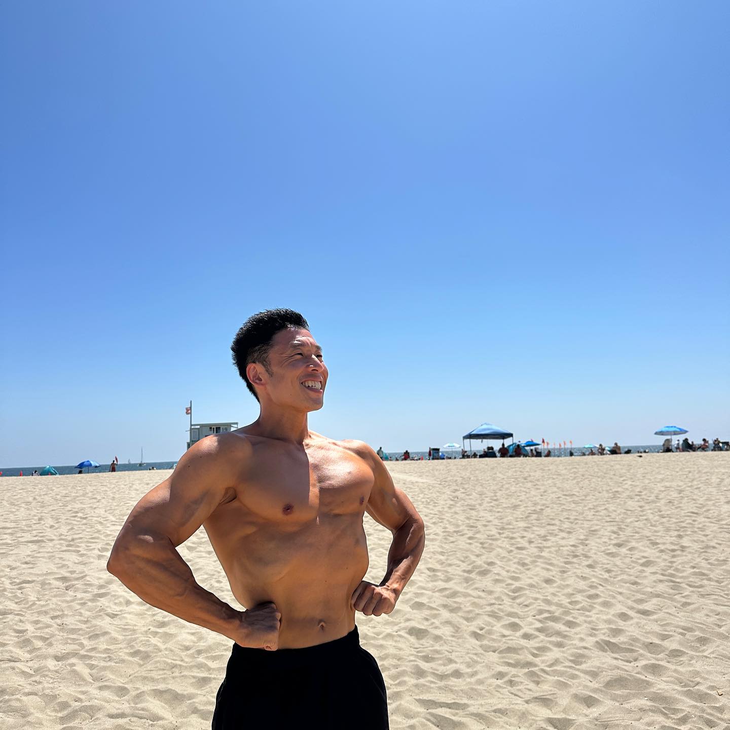 なかやまきんに君が大勢のファンに囲まれたショット公開📸「キャー！ステキすぎる〜！」