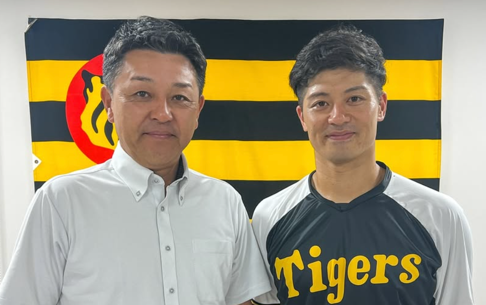 「捕手トーク炸裂」谷繁元信、阪神・坂本誠志郎とのインタビューショットに反響