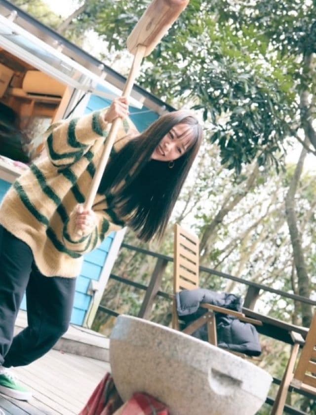 近藤千尋が恒例の餅つきを行う「幸せすぎて、、」