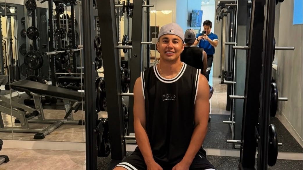 タレント・ユージ、ジムでの爽やかな笑顔ショットをパシャリ！「イイお顔」