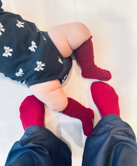 鷲見玲奈が公開した「親子コーデ」にファンもほっこり