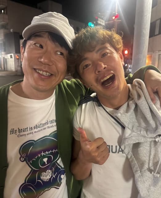 ペナルティヒデがJリーガー・齋藤学とツーショット