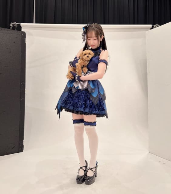 田所あずさ『ミリオンライク展』オフショット公開！わんちゃんとのキュートな1枚にアイマスP達もメロメロ