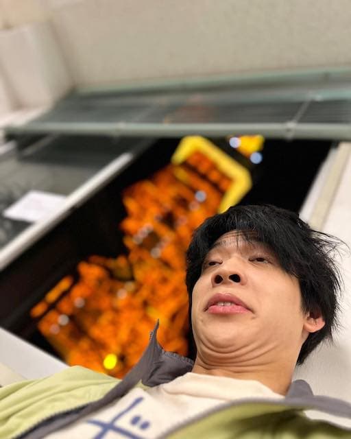 Sexy Zoneの松島聡、「覚悟を決めて投稿してる」全力変顔写真に爆笑必至😂