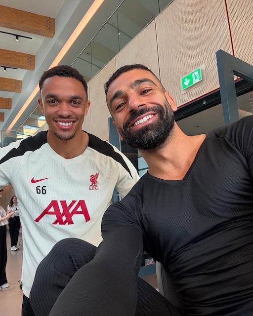 リヴァプールのサラーとアーノルドが2Sを公開に「アーノルド残留してくれ」