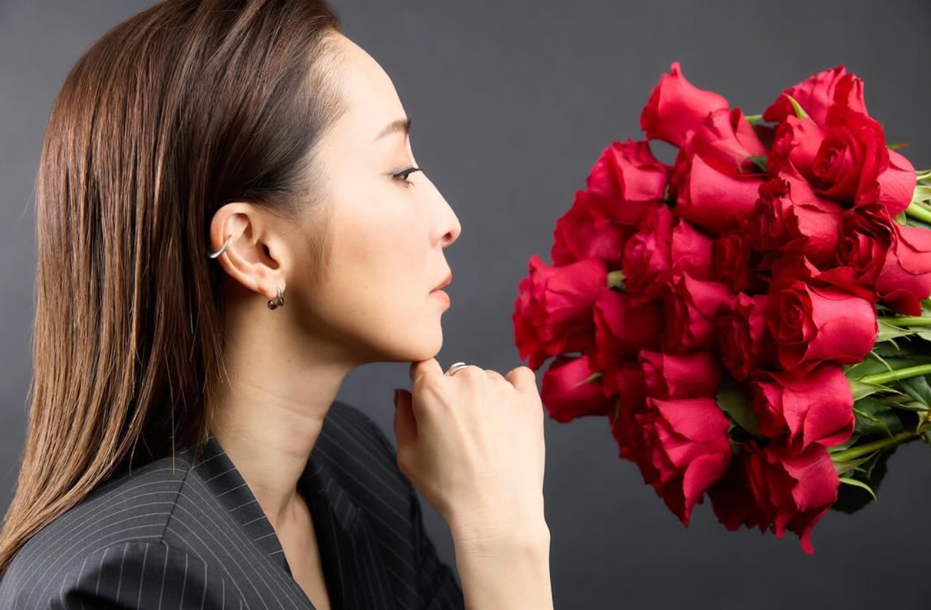 「集合ーーー！」元宝塚トップ・真飛聖、30周年記念ライブ直前にインスタライブを告知