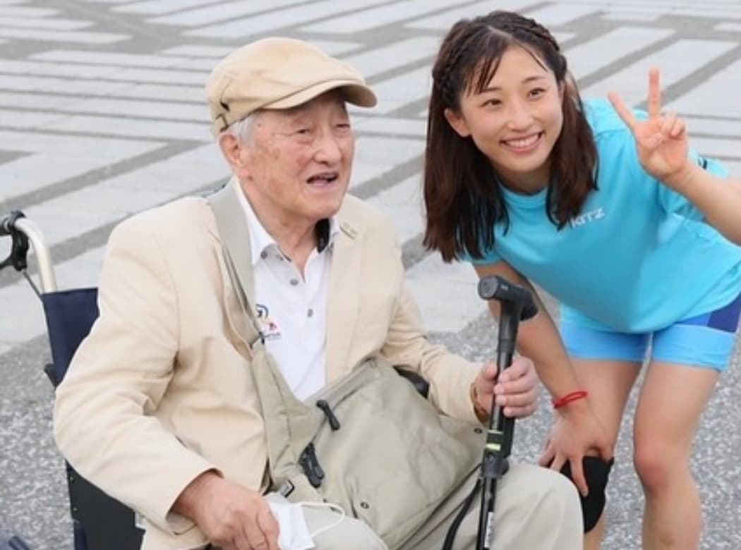 女子レスリング・須﨑優衣、亡き恩師へ向けて"ロス五輪で金メダル奪還"を誓い感動の嵐！
