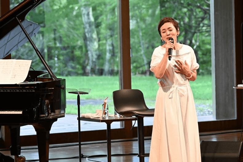 大竹しのぶ、八ヶ岳高原音楽堂でのコンサートが大成功！美しい自然に囲まれた特別な一夜を振り返る