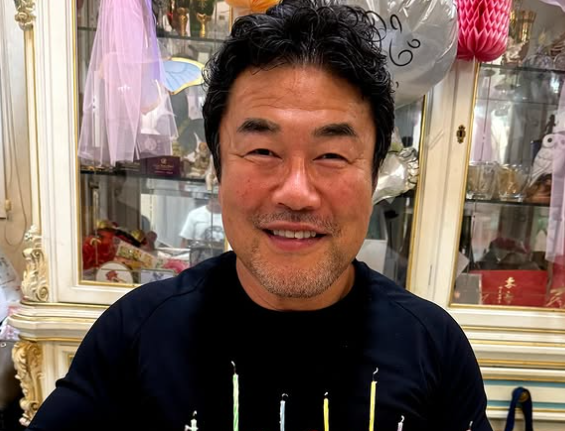北斗晶「パパ59歳おめでとう」夫・佐々木健介の誕生日を祝う笑顔ショット