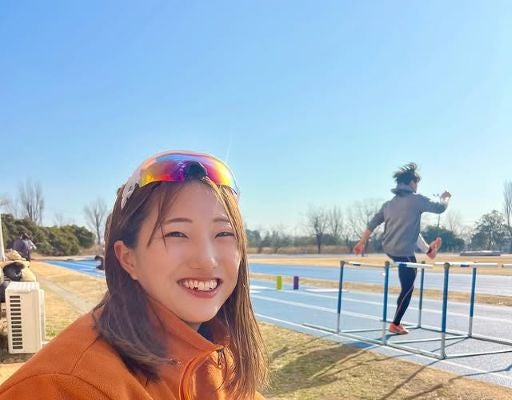 「私はできる限り幸せを、ポジティブを選ぶ。」女子陸上・泉谷莉子、弾けるスマイルのインスタ投稿にファン共感の嵐！
