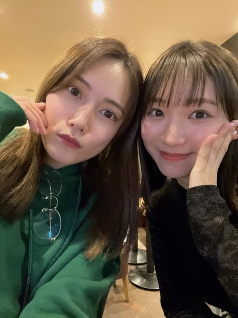 レアキャラ？元AKB48のアナウンサーが入山杏奈との仲良し同期2ショットを披露！