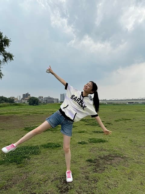 「世にも奇妙な物語」出演のモデル 林芽亜里が”のびのび”オフショを公開！長い手足にファン驚愕!?