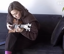 Chara、ACOとのコラボ楽曲を発表！ファン待望の「private beach」弾き語りに感動の声！！