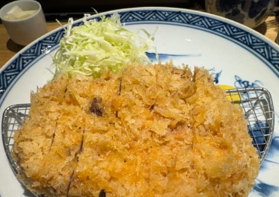 浅越ゴエ、とんかつを食べながら「伊達政宗の遺した名言を言えますよ。」と意味深発言？