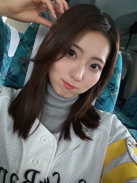 「可愛さホームラン級だ」元”お天気お姉さん”タレントの1年前のショットにファンから絶賛の声