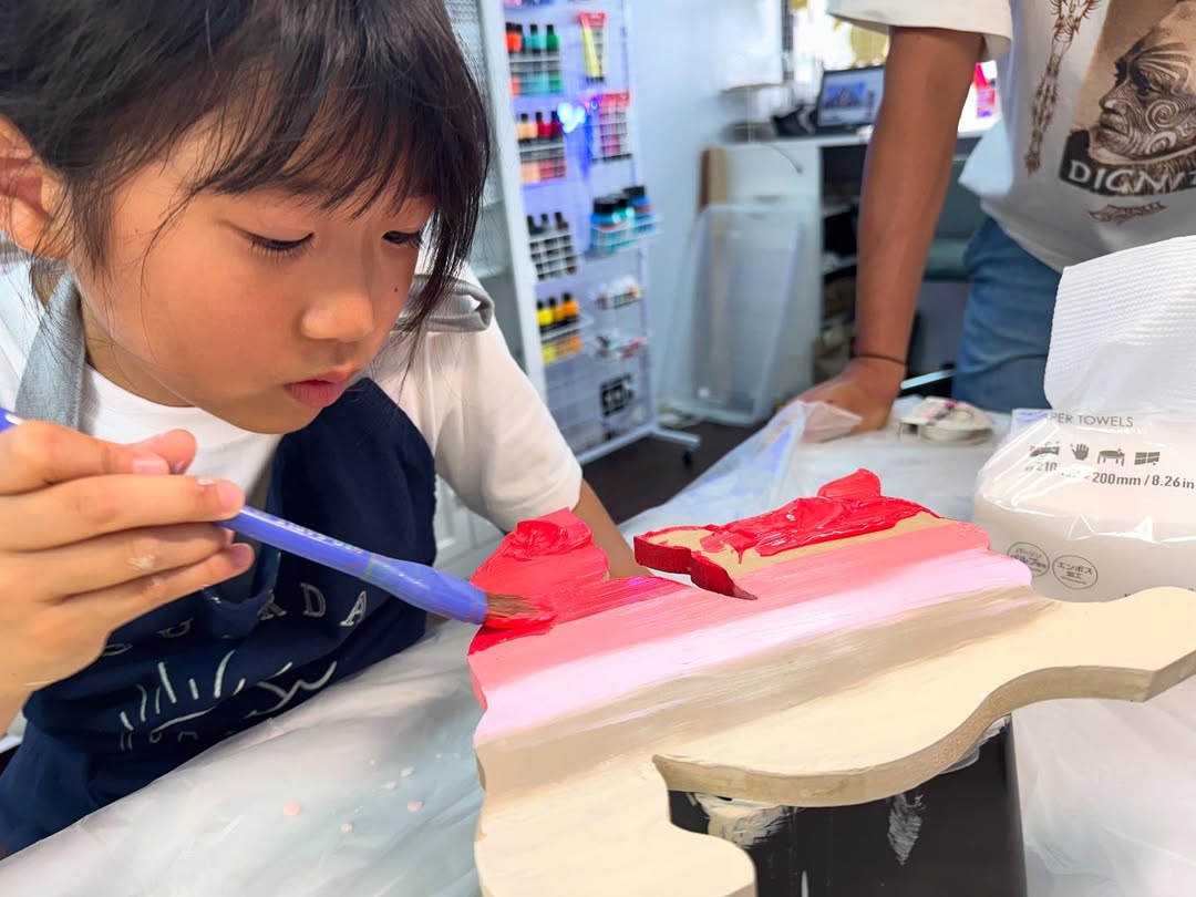 「次は私も…」潮田玲子、子どもたちと沖縄！思い出になるレジンアートの様子をご紹介