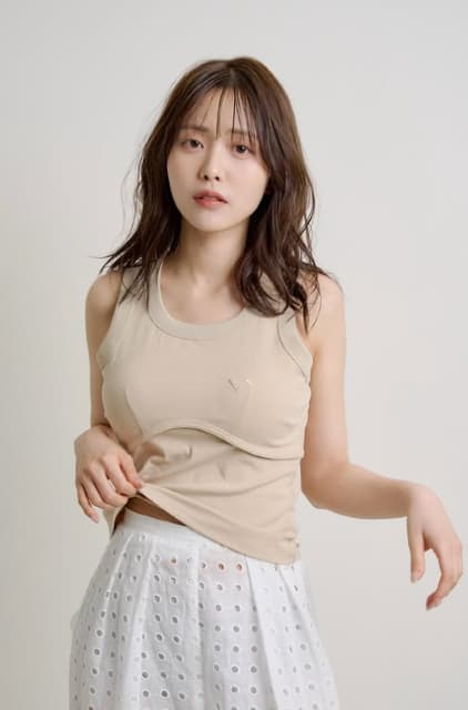 「色っぽい」「やばい天使！」モデル・新田さちか 最新ショットにファン悶絶の嵐！