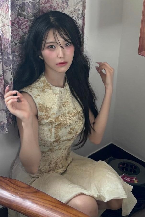 fromis_9 ジホンの可愛すぎるワンピースオフショットが話題に！