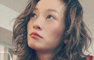 「まさかの“後ろ姿シンクロ”!?」西山茉希、31歳差ショットに「そっくり！」の声続出