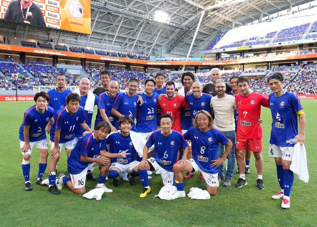 中田英寿、監督として参加したチャリティーマッチを振り返り、レジェンドたちとの再会と平和への想いを綴る