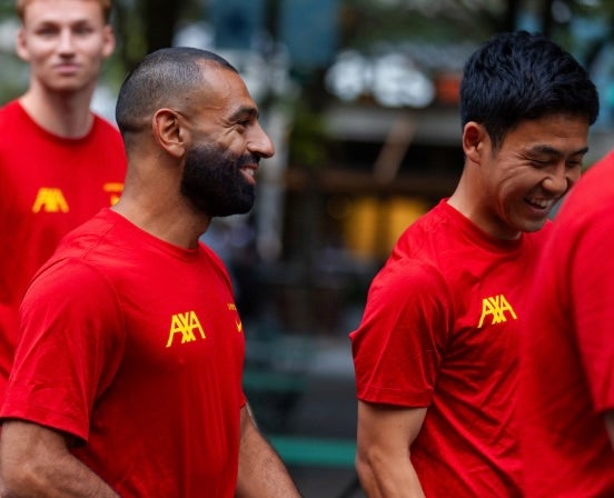 「遠藤とサラー仲良すぎだろ」リヴァプール公式の投稿が話題に