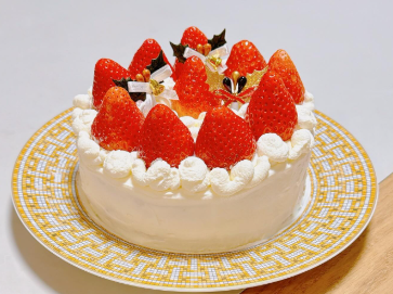 小倉優子、急遽ショートケーキ作りに挑戦！ファンから絶賛の声