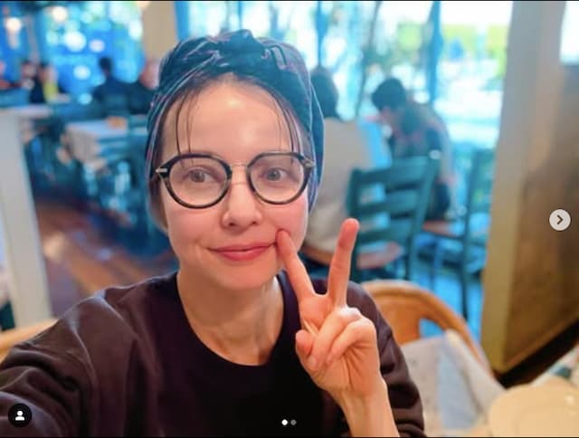 「黒髪復活！！」ベッキーがターバンで包んだ黒髪姿を投稿！