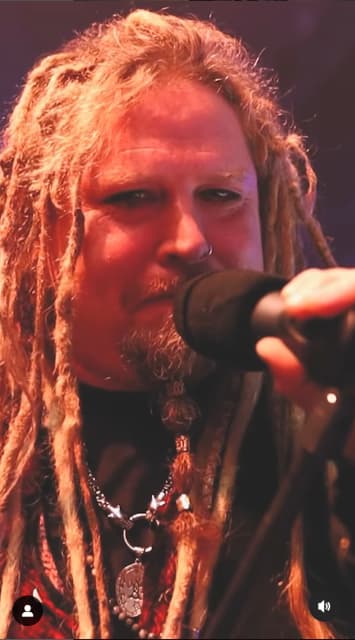 Korpiklaani　アフタームービーでリラックスした素顔を公開