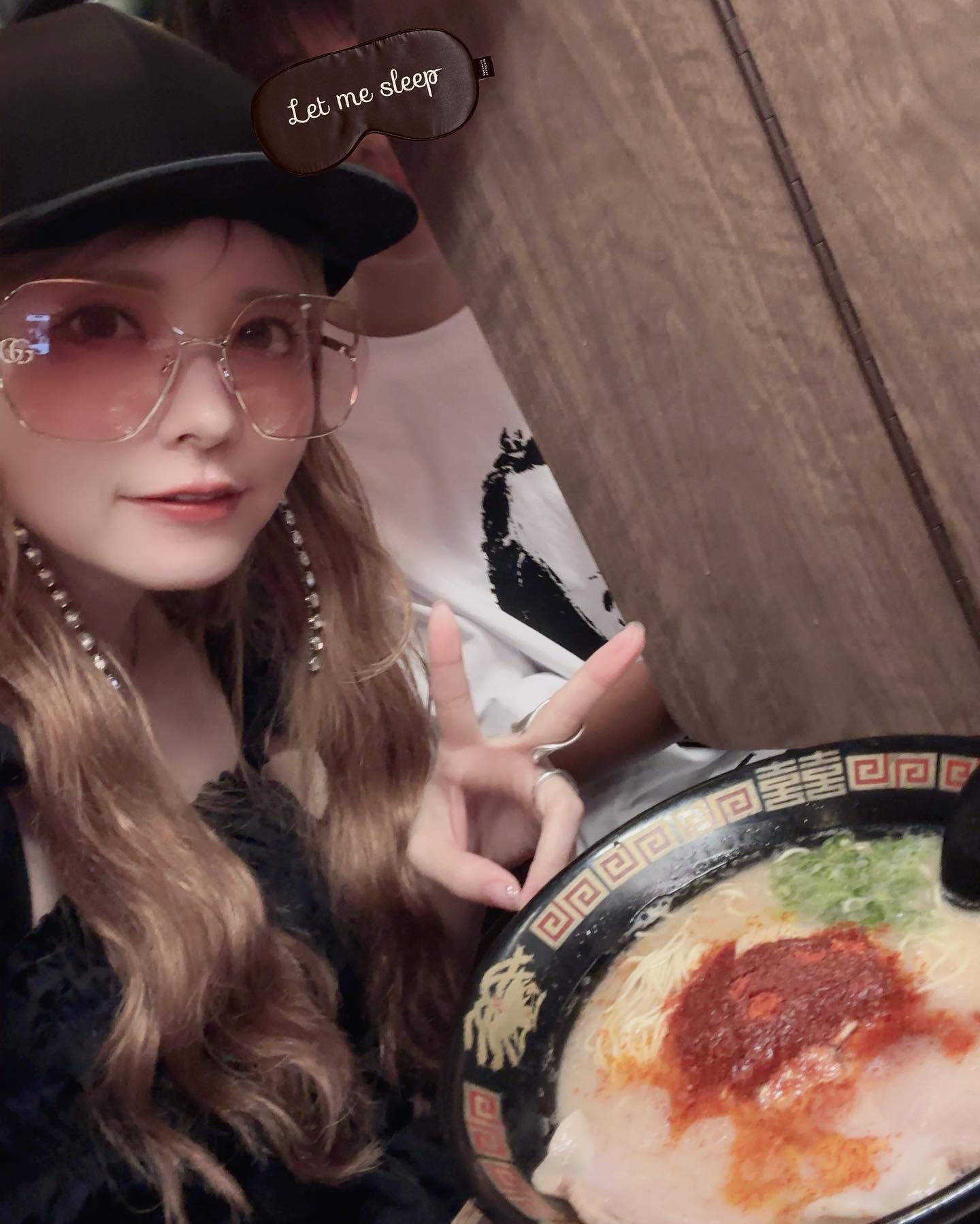 益若つばさが息子と一蘭へ🍜まさかの10辛🌶