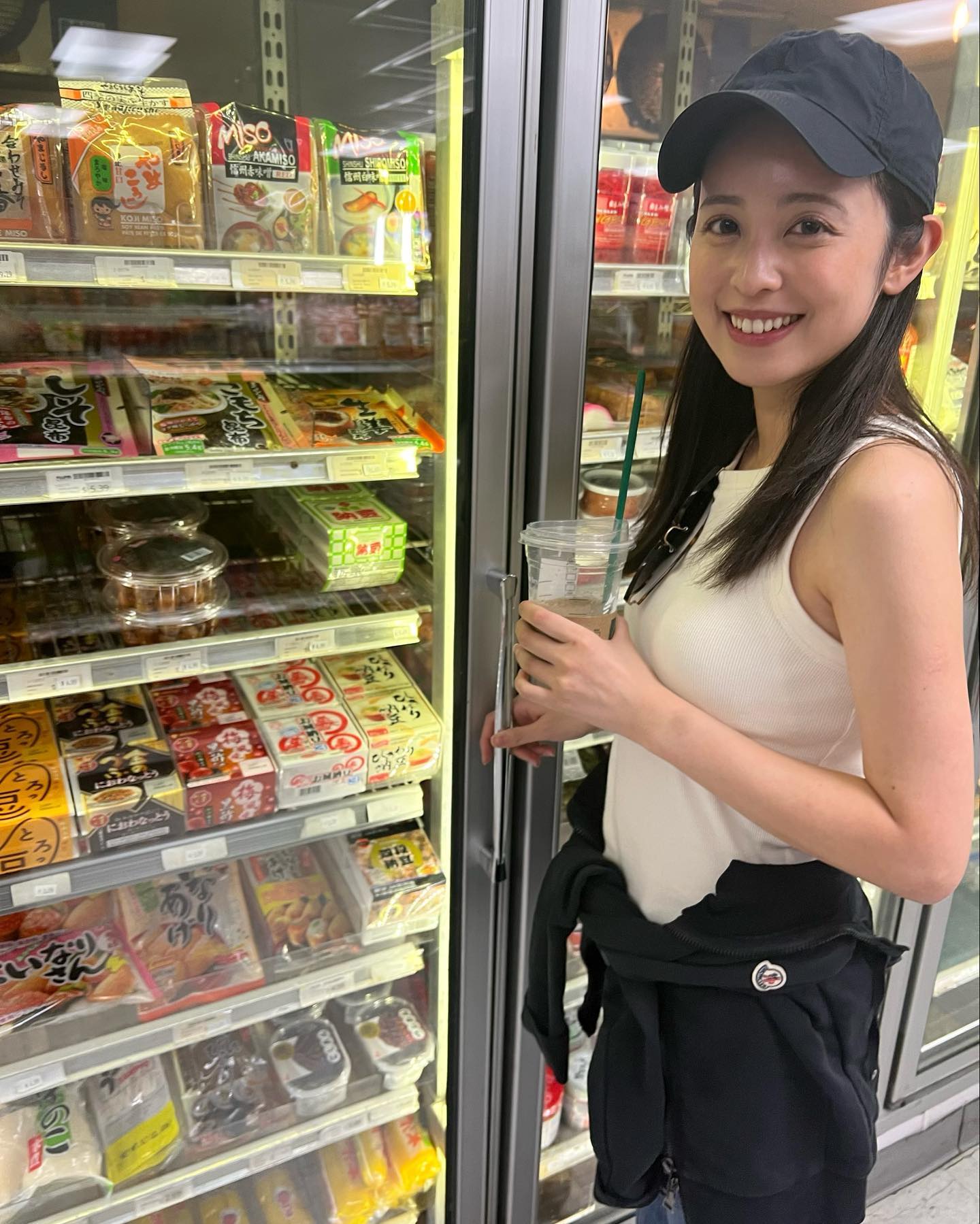 久慈暁子、新天地での買い物姿がかわいいと話題に👀「可愛さ爆発💞」