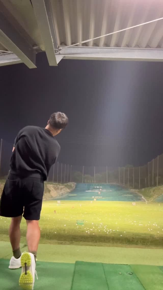 「さすがのスイング！」武井壮、豪快ショットを披露