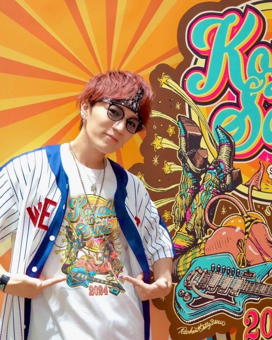 WEST. 神山智洋が「コヤソニ」のオフショット公開！「#小籔さんお声がけありがとうございました」