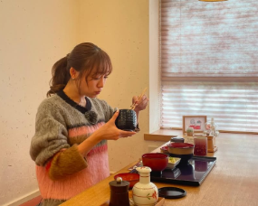 須田亜香里、浜松で金の鳥居に感動！美味しい食べ物と出会い満載のロケ！