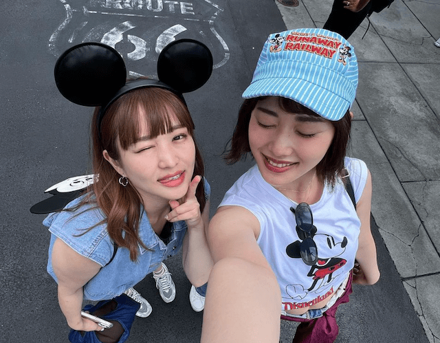 今でも仲良し乃木坂OG、カリフォルニアディズニーでの2ショット写真公開