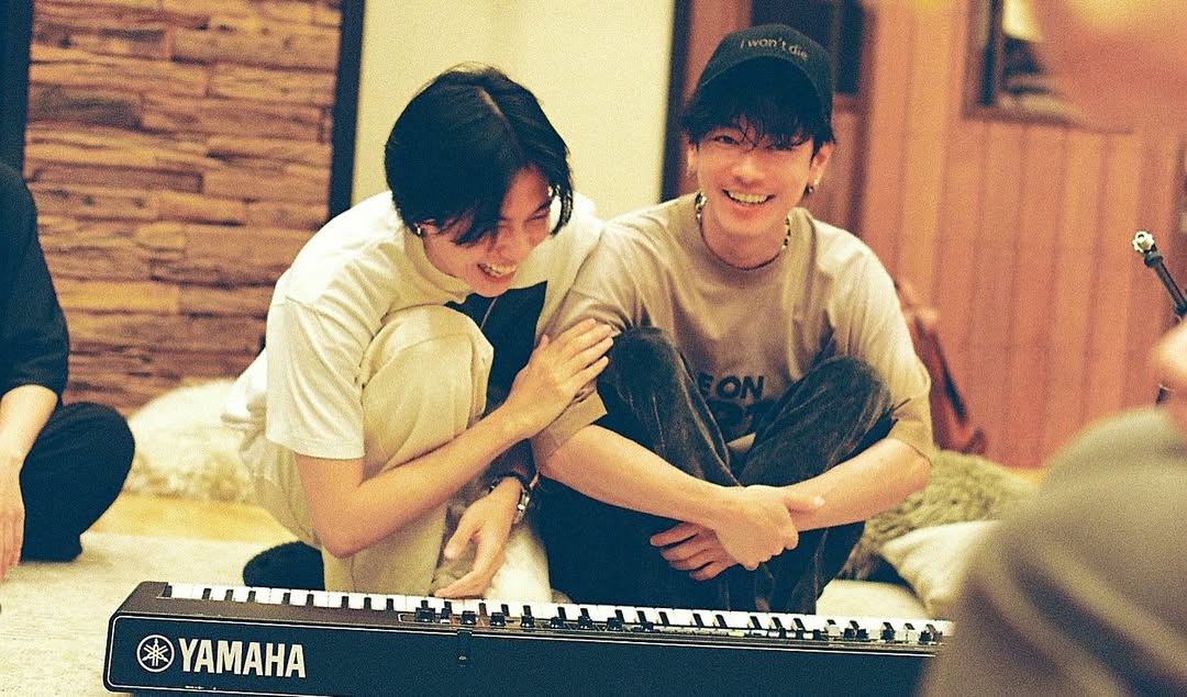 佐藤健が「グラスハート」の尊過ぎる練習風景を投稿！生歌動画も