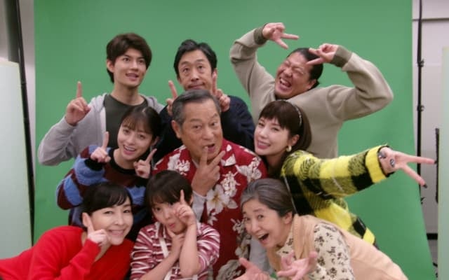 「みんなでアゲ〜」橋本環奈が出演者との思い出ギャルショットを公開！撮影終了を徐々に実感し涙