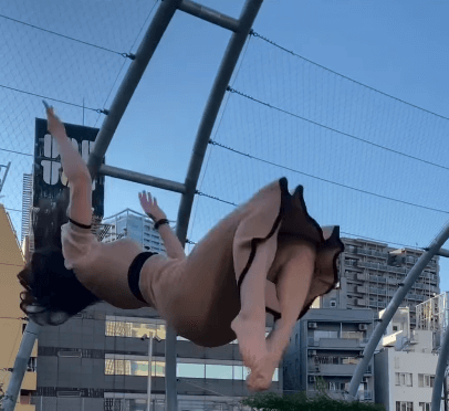 21世紀のくノ一⁈鈴木柚里絵「参る！！」”バク宙恋活”のドキドキ結果報告＆ムービーにネット民から大反響発生！