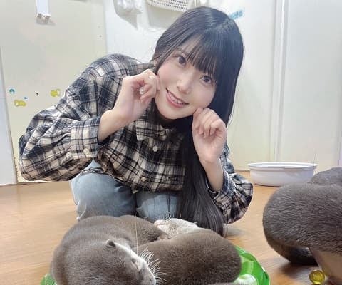 「とんでもなく愛おしい生き物だった…」女性声優がカワウソにメロメロ投稿！ファン「すっごい顔してますが…(笑)」