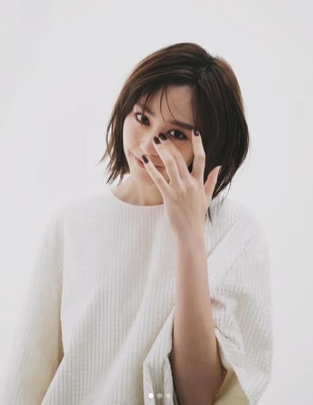 桐谷美玲　今月のBAILAオフショット　楽しさ全開、まるで飛び出しそうな瞬間