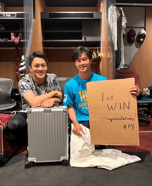 楽天・古謝樹　初勝利で大先輩からお祝い！