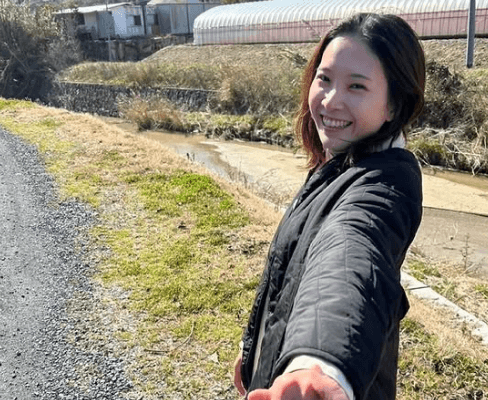 「ドキッとした…」美女バレーボーラー、あぜ道の”彼氏目線で手を引く・デートシチュショット”に大反響！「破壊力がヤバイ」