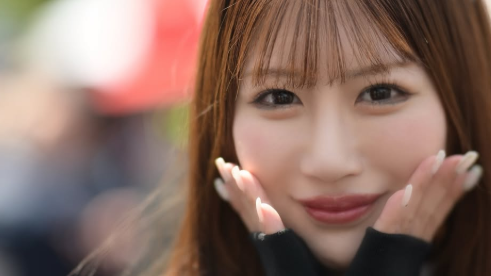 日南まみの最新オフショットが話題沸騰！“森の妖精”のような笑顔にファン悶絶「めちゃくちゃ可愛い」