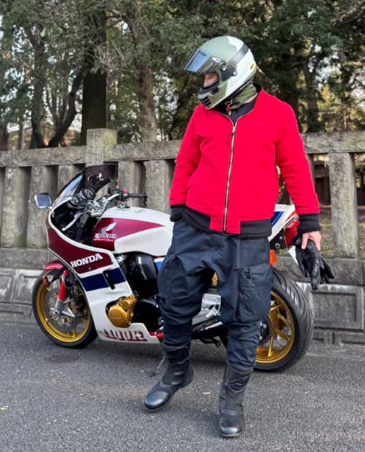 レイザーラモンRG、自身が運営するツーリングクラブのスイングトップに「冬を凌いでます」とＰＲ