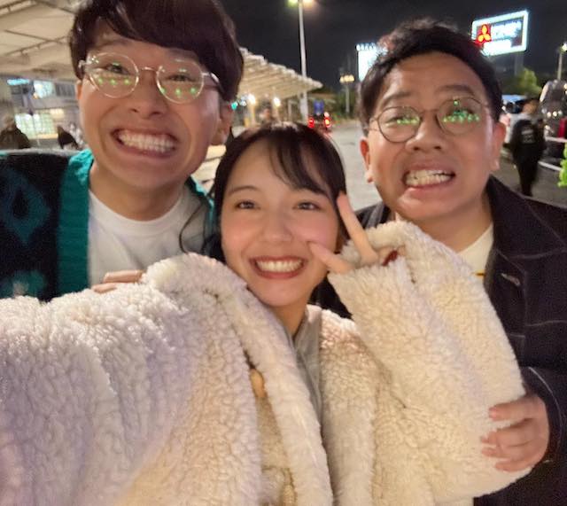 山之内すず、お笑いコンビ・ミキとの仲良しショット公開👀「本当に大好きなお兄ちゃんたち！」