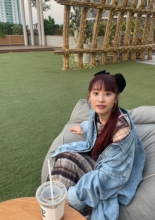 「ロングヘアー可愛すぎる」人気タレント〇〇、マネージャーさん撮影の大量ショット公開