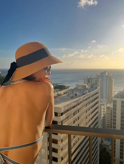 「セクシーすぎん？」剛力彩芽、ハワイでのオフショットが色っぽいと話題！