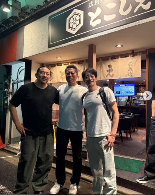 上原浩治、ゴルフ応援後に三軒茶屋のお好み焼き屋「とこしえ」で水泳の入江陵介と鉢合わせ！