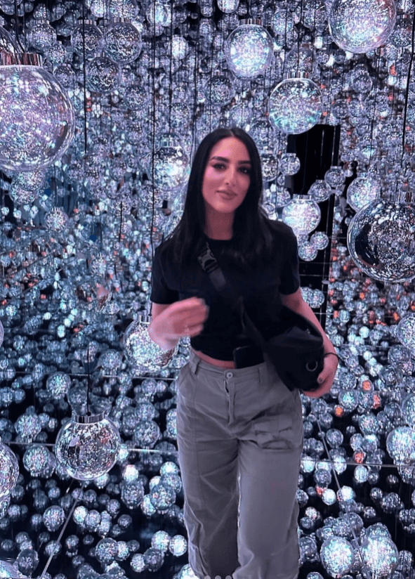 ジーナ、Instagramでチームラボダレスを訪問！