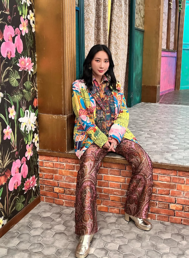 ファーストサマーウイカ、衣装クレジットをSNSで公開　ブランドはすべて高円寺＆下北沢の古着店