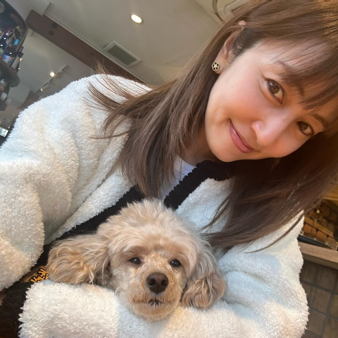 「春一番が吹いた昨日」矢田亜希子が愛犬との散歩を満喫🐶